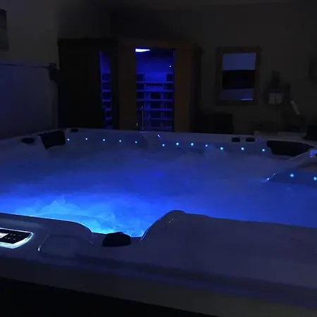 別荘 La Miltiere, Maison Avec Piscine, Et Sauna