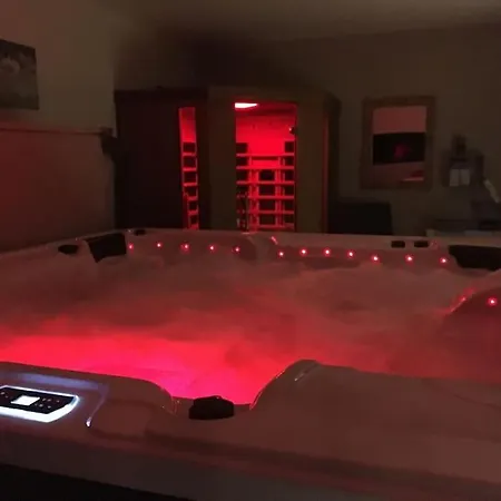 別荘 La Miltiere, Maison Avec Piscine, Et Sauna