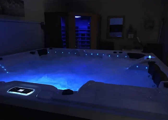 Holiday home La Miltiere, Maison Avec Piscine, Et Sauna