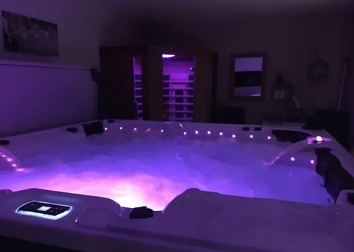 Holiday home La Miltiere, Maison Avec Piscine, Et Sauna Isigny-le-Buat